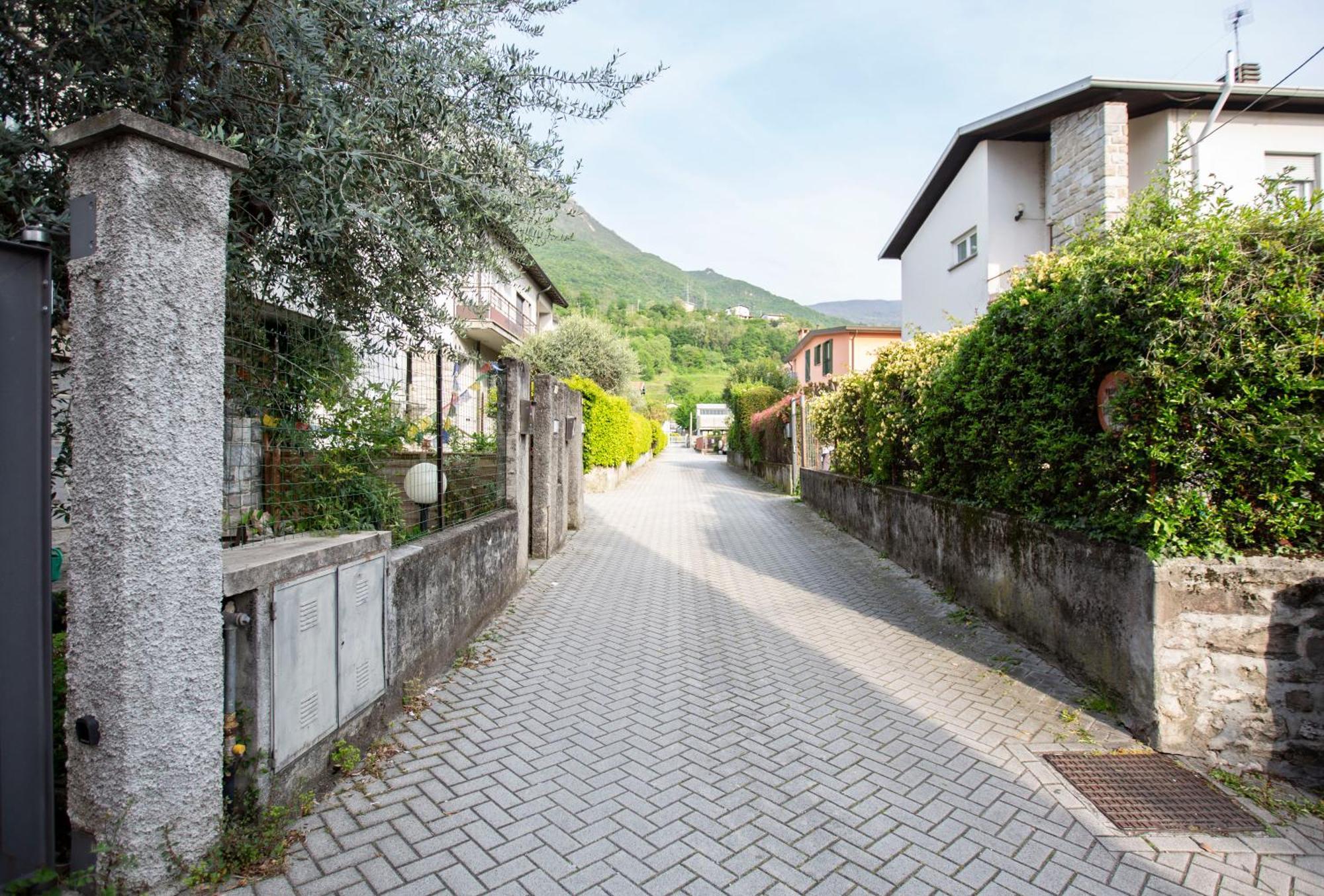 Como Lake - Lakeside Bliss Mandello del Lario Exterior photo