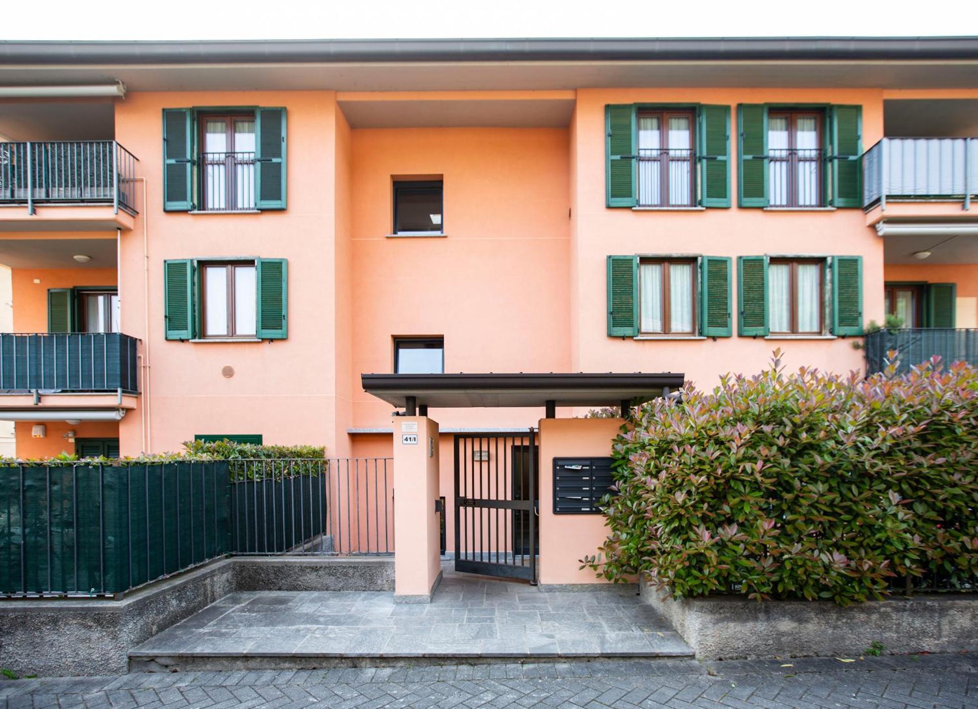 Como Lake - Lakeside Bliss Mandello del Lario Exterior photo